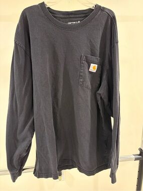 Carhartt Long-Sleeve Pocket Tee in Charcoal